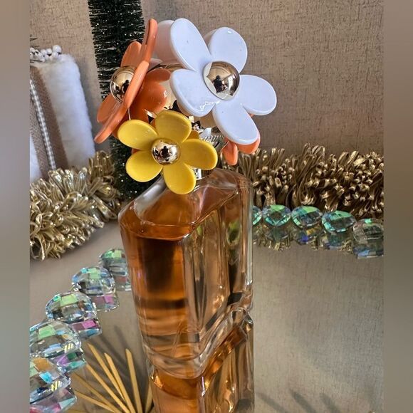 Marc Jacobs Daisy Ever So Fresh - A Sparkling Citrus Dream - Picture 14 of 17